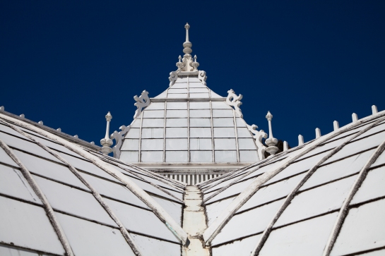 Detail of the roof of the Conservatory of Flowers in Golden Gate Park, San Francisco, California. Photo Almonroth, Creative Commons.