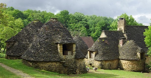 dry stone huts cabanes de breuil france